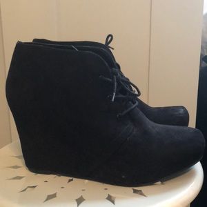 X-APPEAL Black Lace-Up Booties